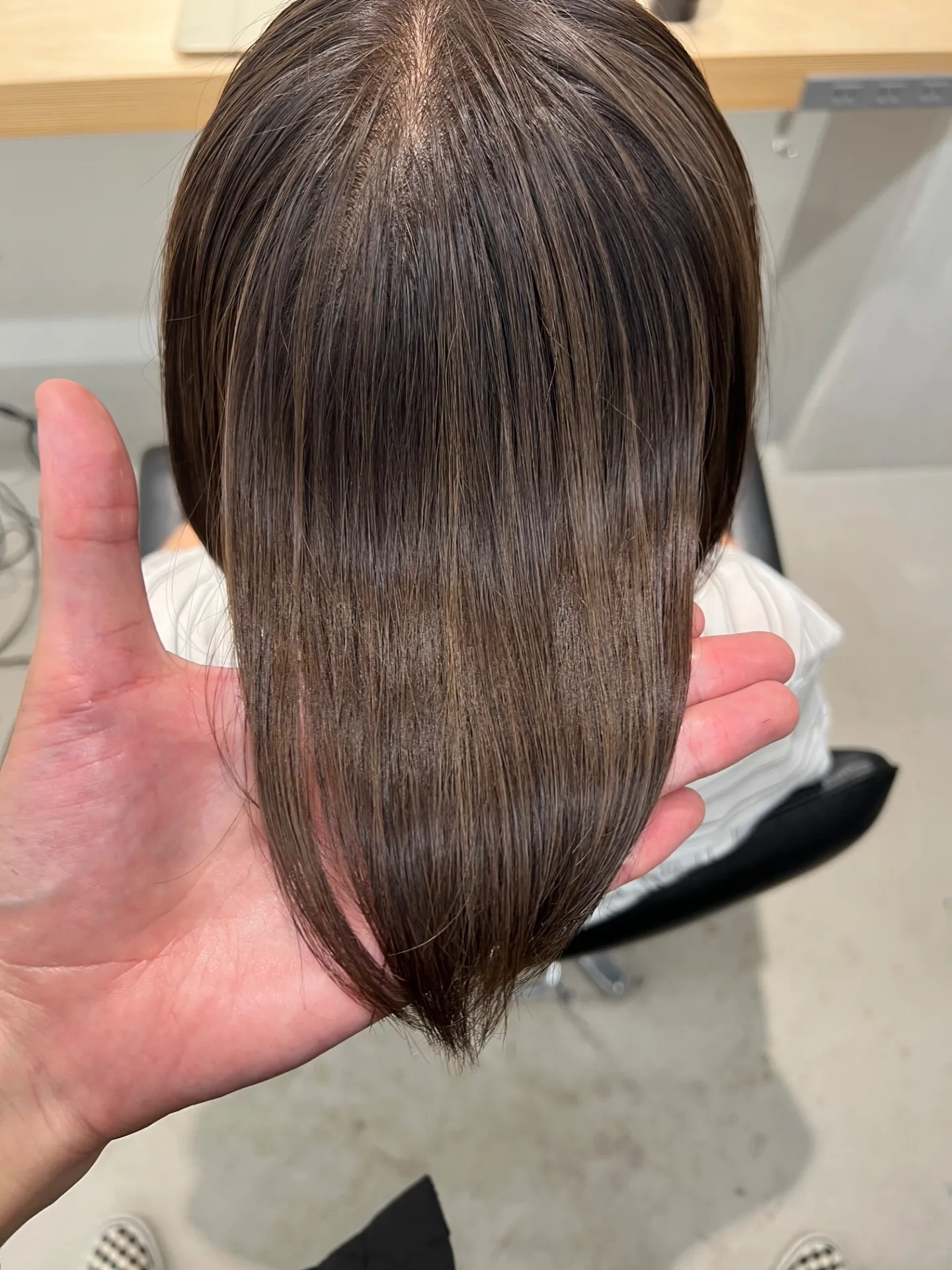 白髪ぼかしにケアブリーチは必須？