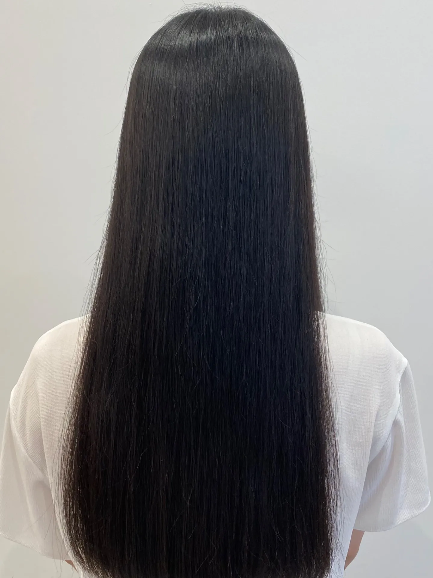 ダメージレス矯正でツヤ髪に♪