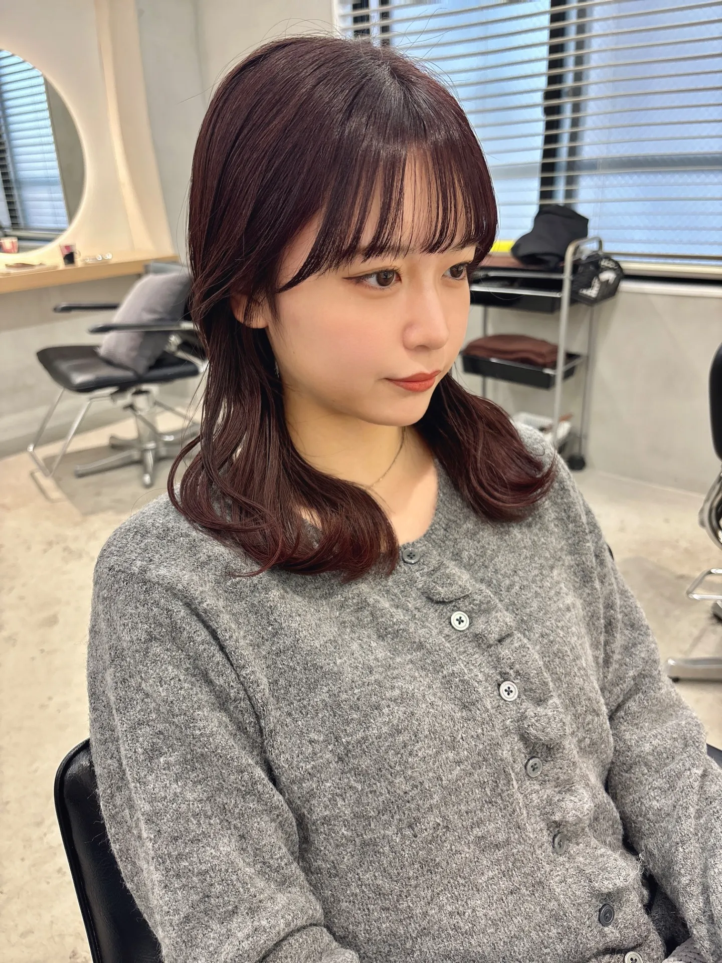 【くびれヘア× ボルドーカラー】