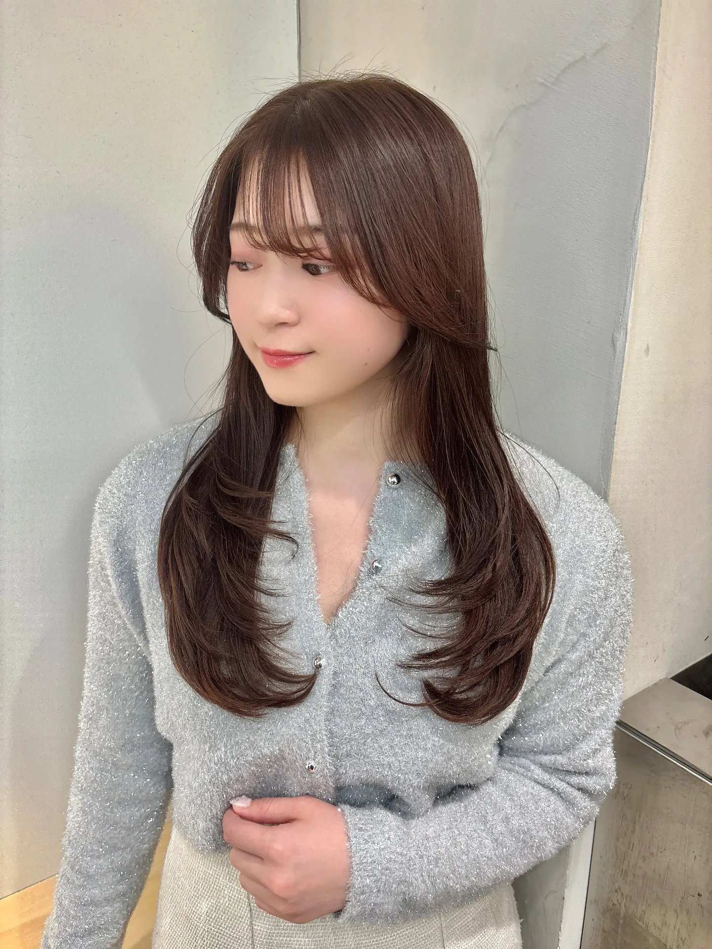 【″レイヤーカット ゛で 上品な抜け感をプラス】