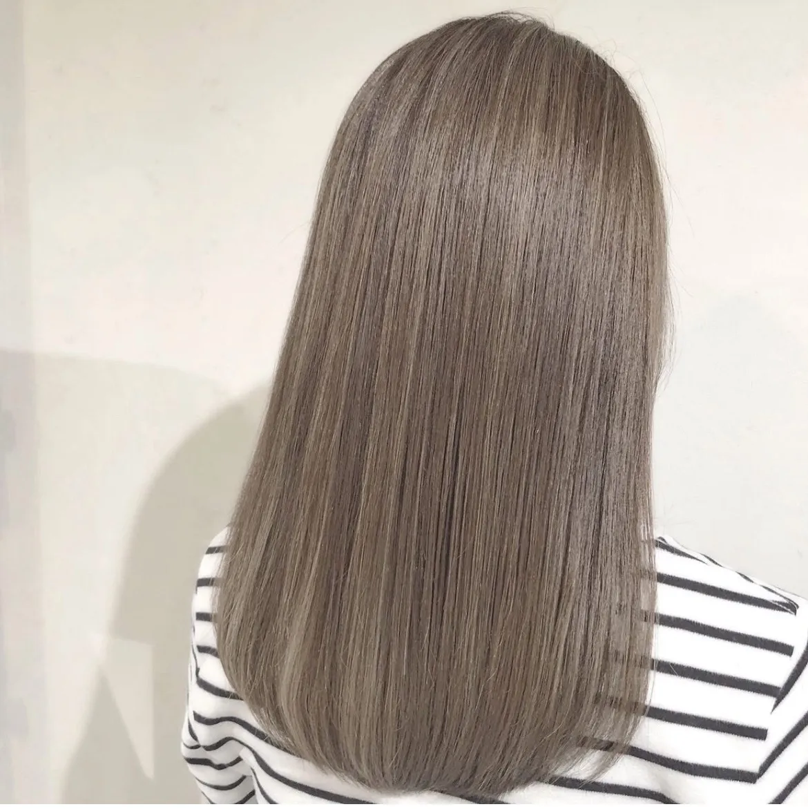 ブリーチをするとくせ毛になる？